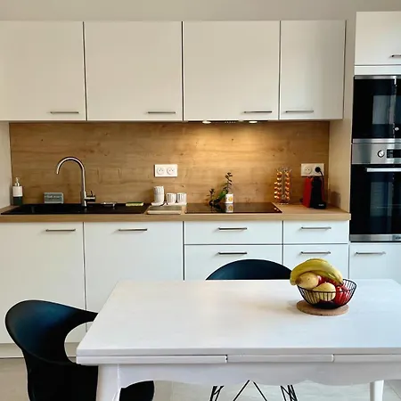 Apartment Avec Jardin Proche De La